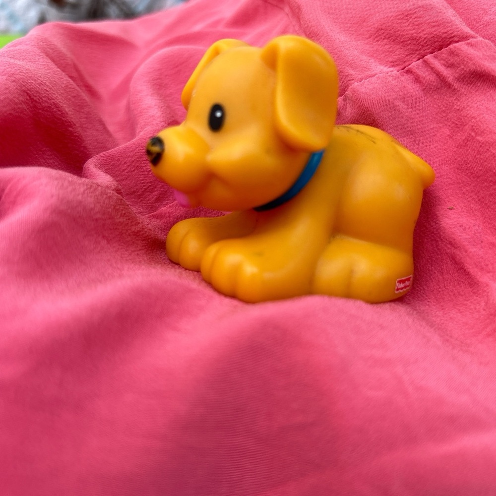 Fisher price little people 2005 yellow puppy dog figurine